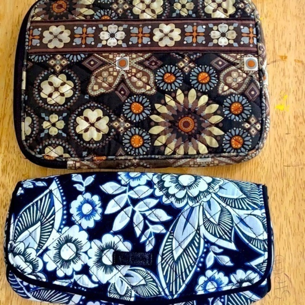 🌼VERA BRADLEY Lot of 2 Make-Up Bag/Clutch Purse Super Cute & Excellant